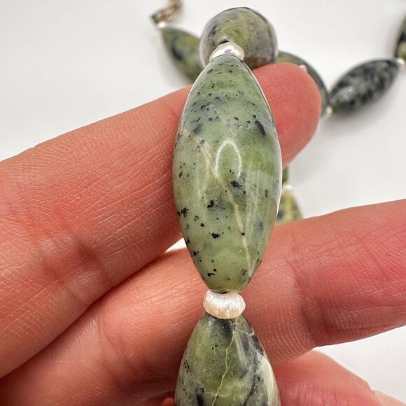 16" Vintage GSJ nephrite jade, pearl and sterling silver clasp necklace! - Picture 11 of 14